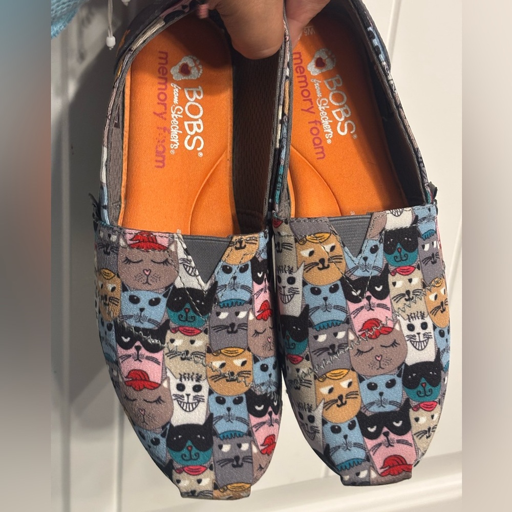Women’s Skechers BOBS for Cats Print Slip-On Shoes/Flat 6.5, multi color,cushion